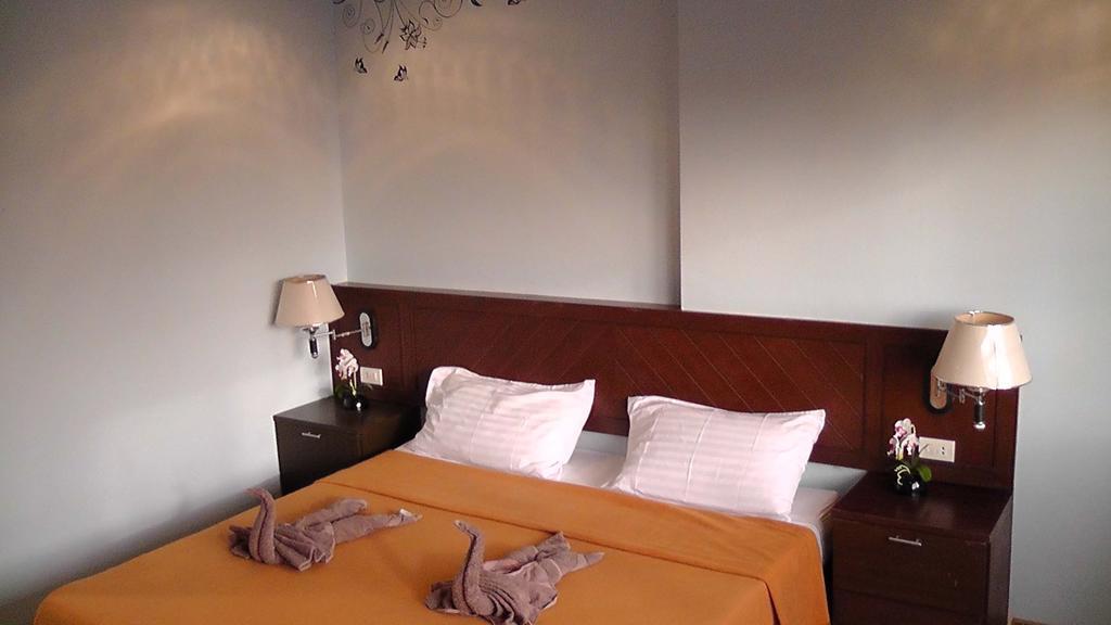 Hotel Feng Shui House Patong Habitación foto